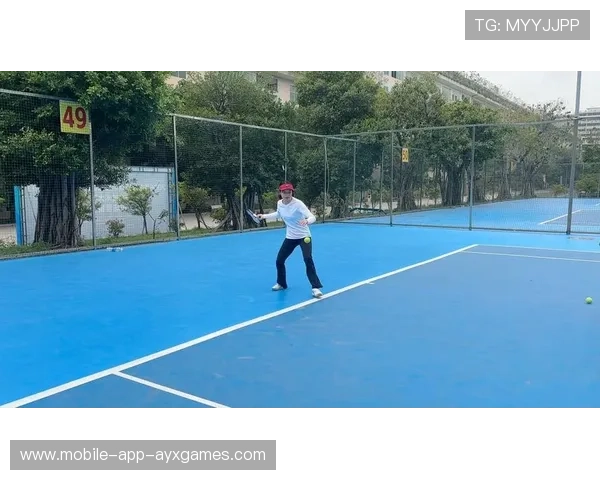 佩古拉正手击球节奏飘逸