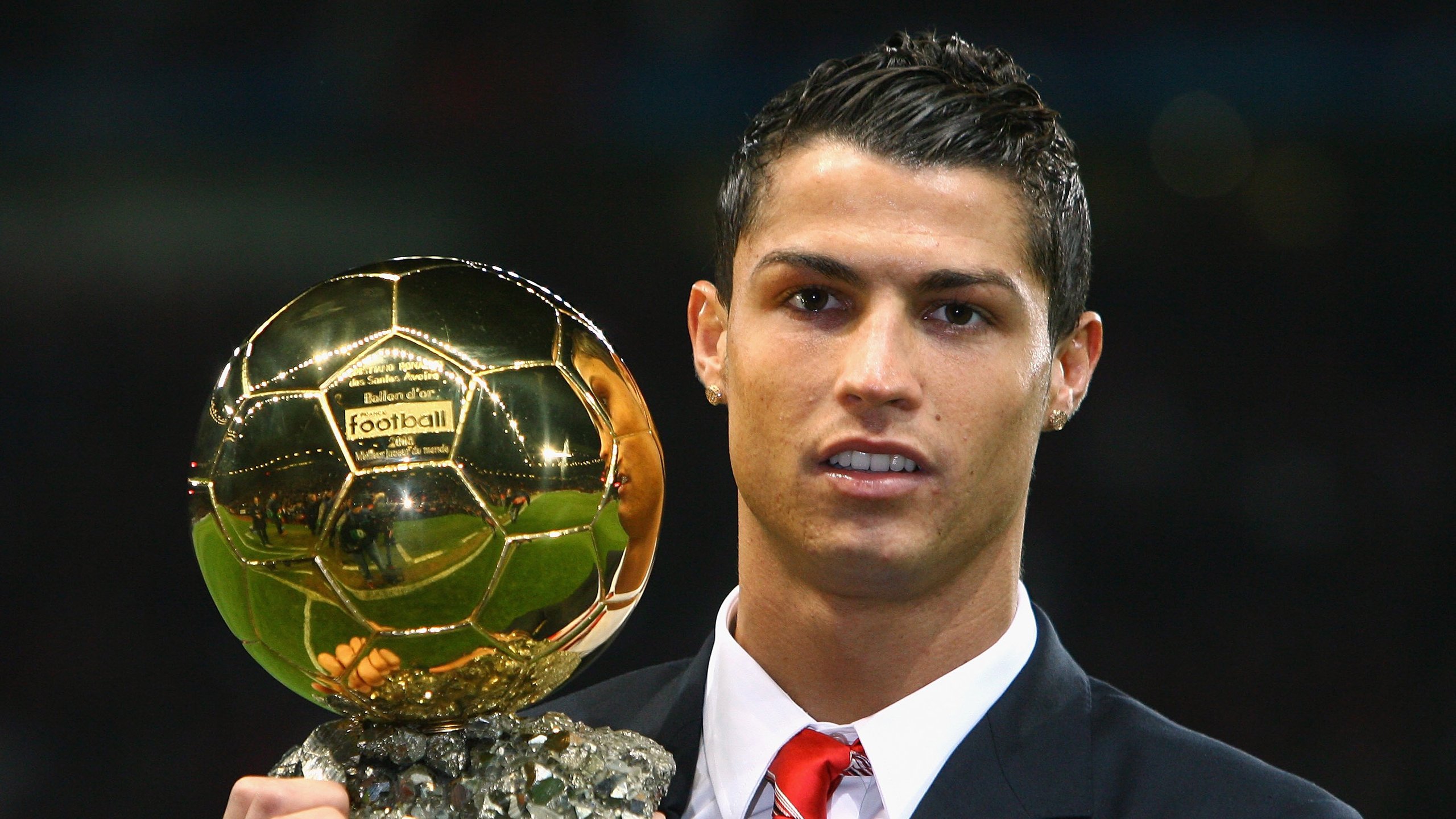 欧冠赛季扑救王数据公布:意大利门神单季73次成功扑救